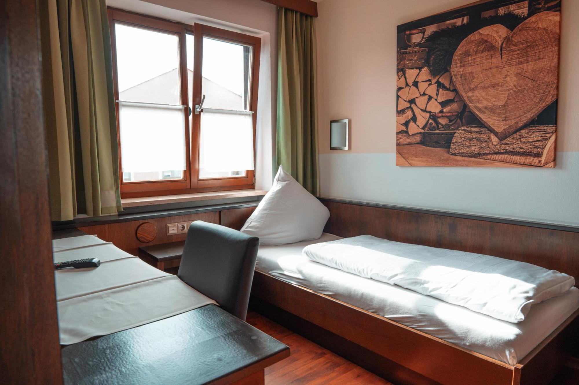 Postwirt - Gaestehaus Kipfenberg Buitenkant foto
